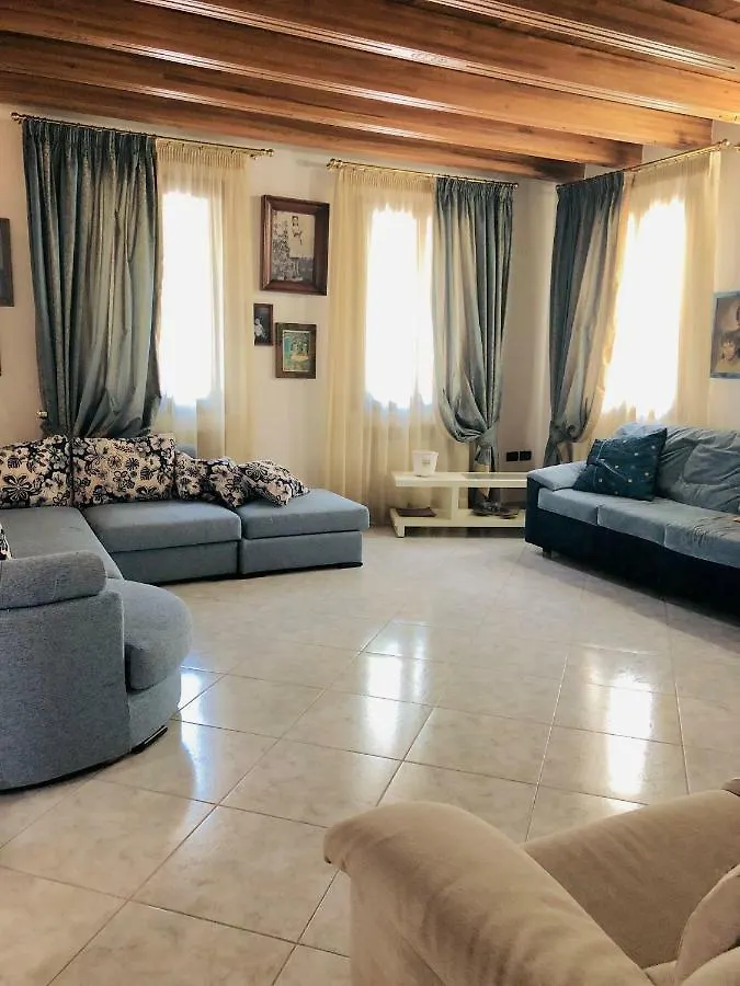 Villamoreno Merlara Bed & Breakfast