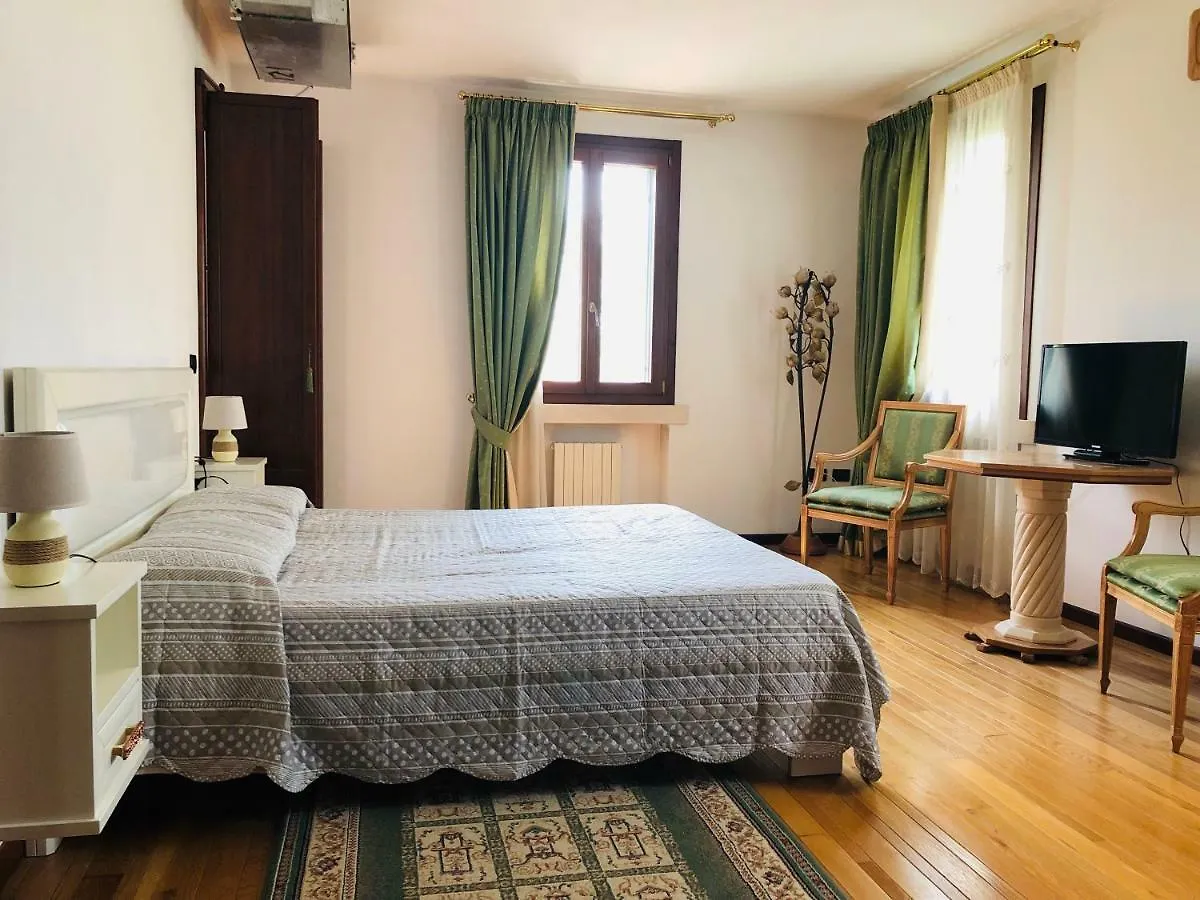 Villamoreno Merlara Bed & Breakfast